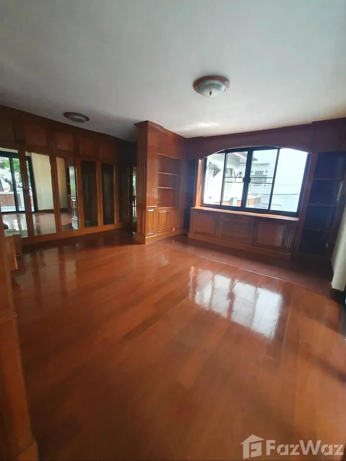 รูป บ้านเดี่ยวให้เช่า 6 ห้องนอน ใน ทุ่งมหาเมฆ, กรุงเทพมหานคร 6771906 - รูปที่ 4/8