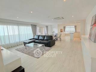 picture Pet-Friendly 2-BR Silom Condominium 100m From BTS Sala Daeng (ID 3303906) - 9/18