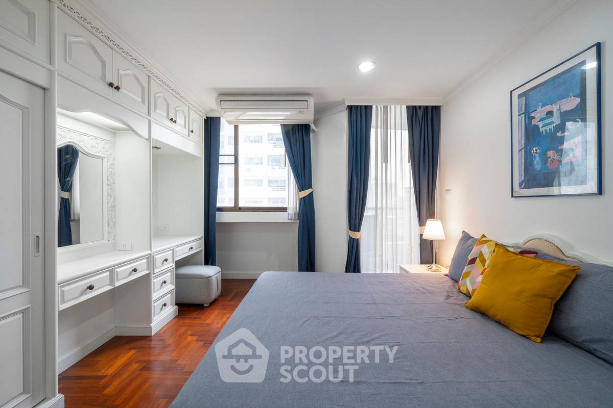 picture Spacious 2-BR 138 Sqm At Supalai Place Sukhumvit 39, BTS Phrom Phong (ID 995097) - 14/30