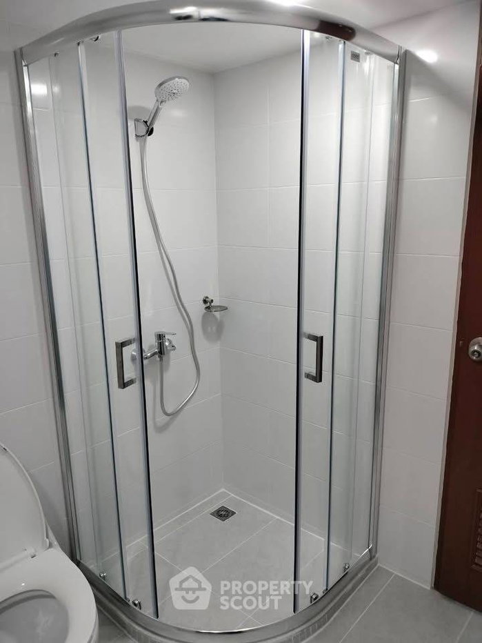 รูป คอนโด 2 ห้องนอน ชั้น 16 ขนาด 100 ตร.ม. Omni Tower ใกล้ BTS นานา (ID 3304515) - รูปที่ 10/12