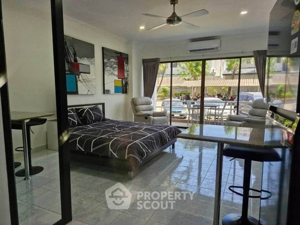 picture 1-BR Condo For Sale At View Talay 3, Phratamnak (ID 3304804) - 3/7