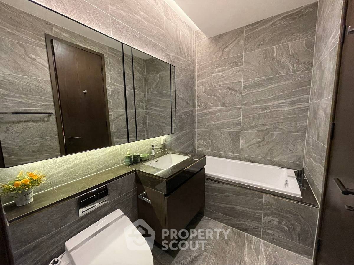 picture 34th-Floor 1-BR At The Esse Sukhumvit 36 Near BTS Thong Lor (ID 3304331) - 2/12