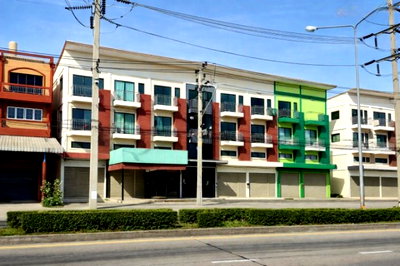 Shophouses for rent Krungthai Western Hospital : 			246 Plaza Market.900m. 4-story commercial building for rent near Piyachat School on BangKruai-SaiNoi          