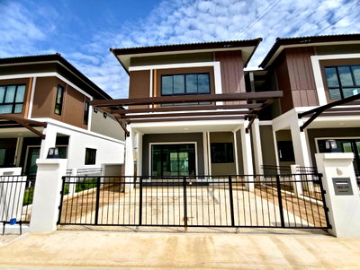 Twin houses for sale Payap University (Mae Khao Campus) : Semi-detached house for sale at Karnkanok Ville 26, San Kamphaeng.