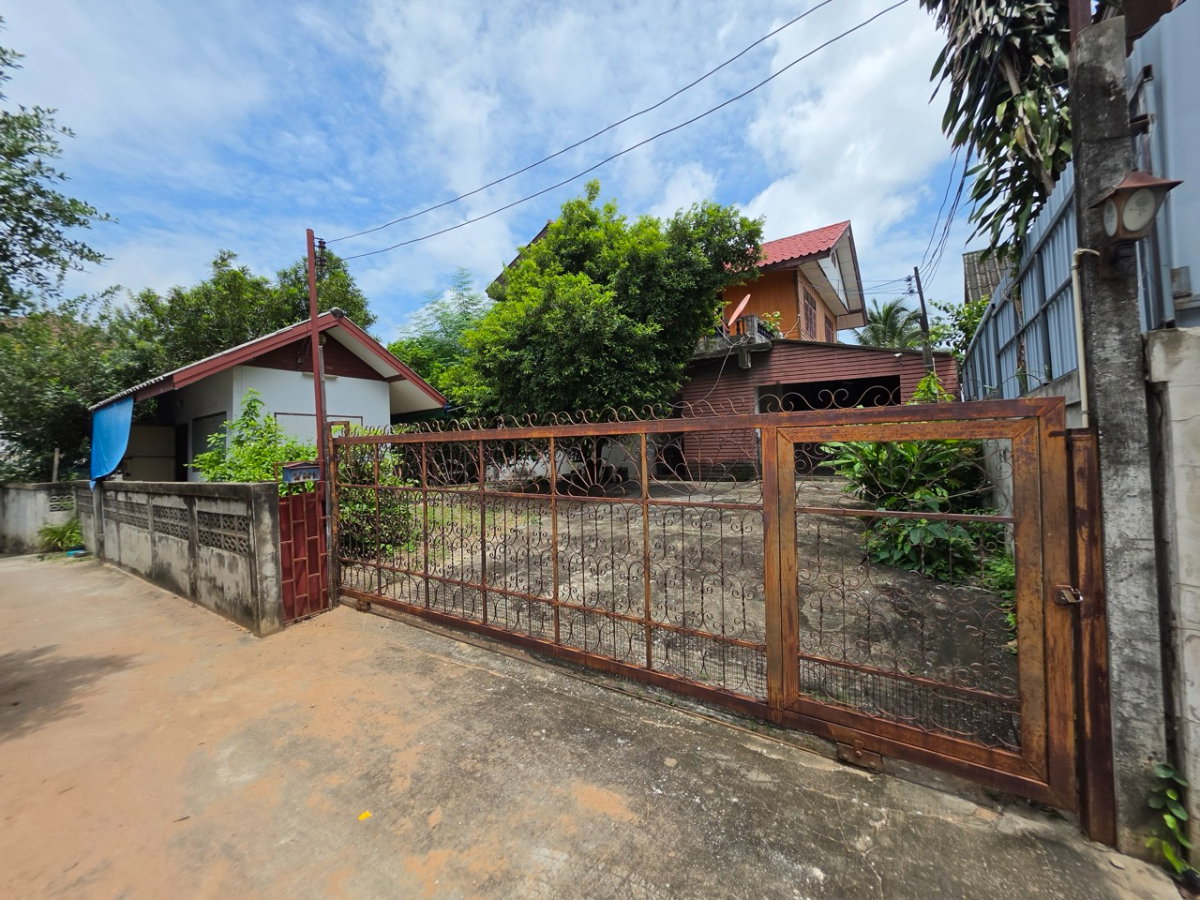 รูป ขายที่ดิน ซอยโพธิสาร 19 ใกล้บึงแก่นนคร เพียง 800 เมตร เนื้อที่ 196.3 ตร.วา พร้อมบ้านไม้ ต.ในเมือง ขอนแก่น - รูปที่ 3/3