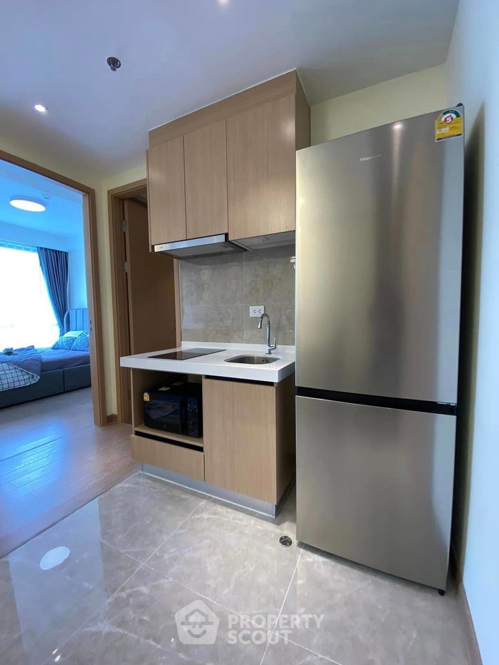 รูป คอนโดหนึ่งห้องนอนชั้นสูง Regal Sathon-Naradhiwas (ID 1338662) - รูปที่ 3/7