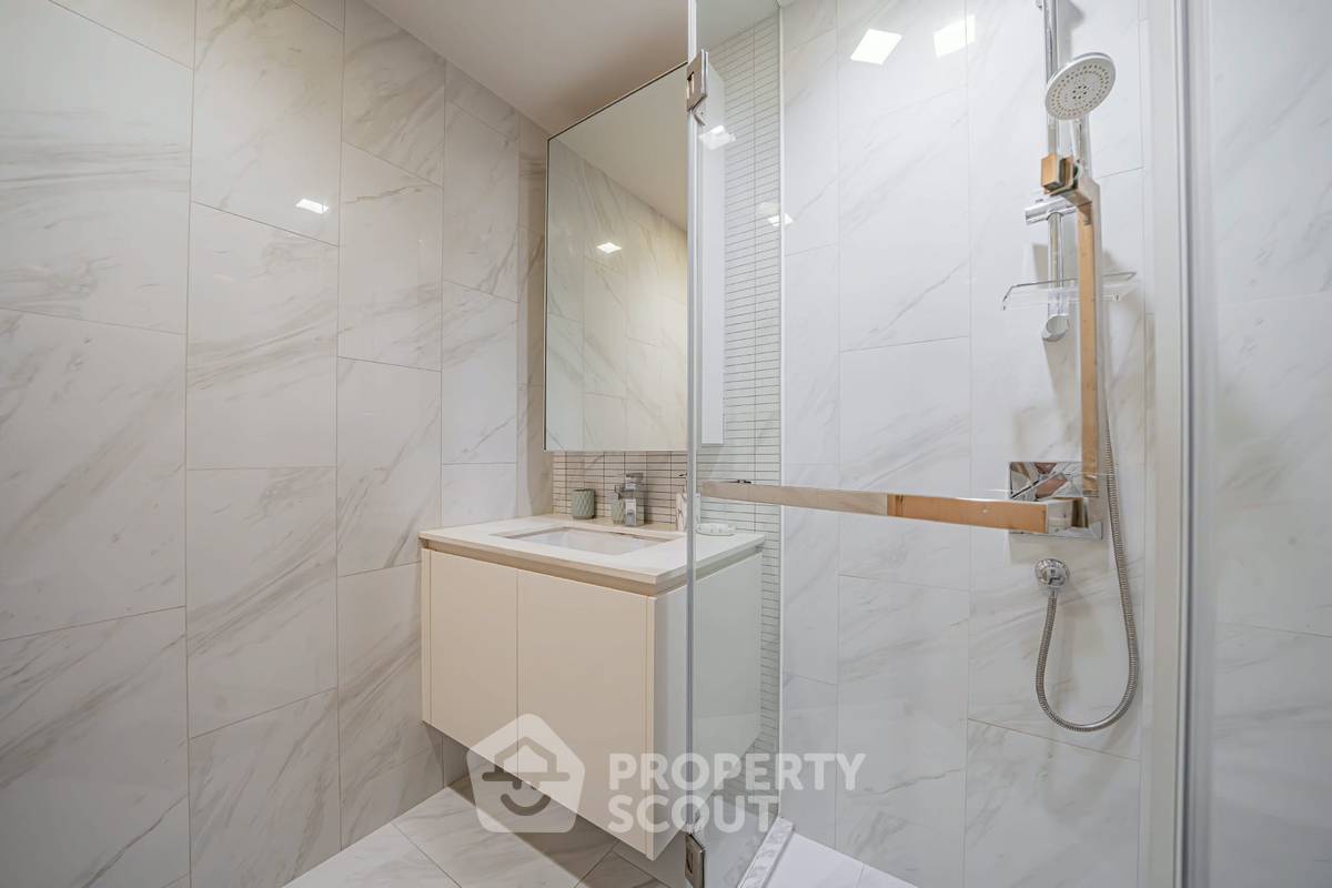 picture 2-BR Condo at Hyde Sukhumvit 11 near BTS Nana (ID 3301900) - 4/6