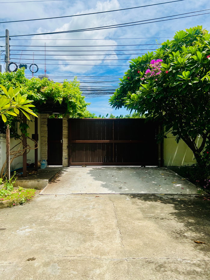 รูป ขายด่วนที่ดินพร้อมสิ่งปลูกสร้าง ขนาดที่ดิน 1 ไร่ ซอยเอกมัย 22 ใกล้โรงพยาบาลสมิติเวช สุขุมวิท  - รูปที่ 9/10