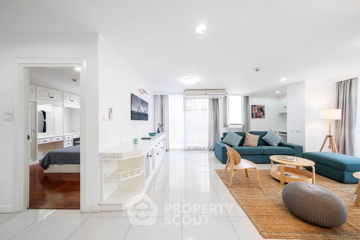 picture Spacious 2-BR 138 Sqm At Supalai Place Sukhumvit 39, BTS Phrom Phong (ID 995097) - 11/30