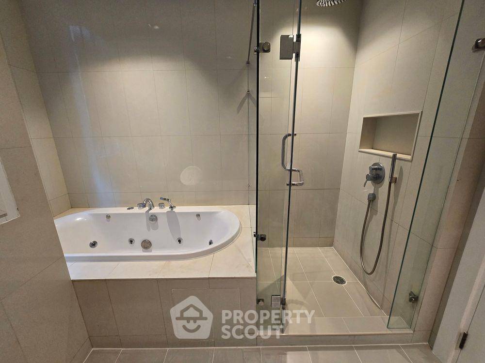 picture 2-BR Condo at Athenee Residence near BTS Phloen Chit (ID 2817879) - 5/6