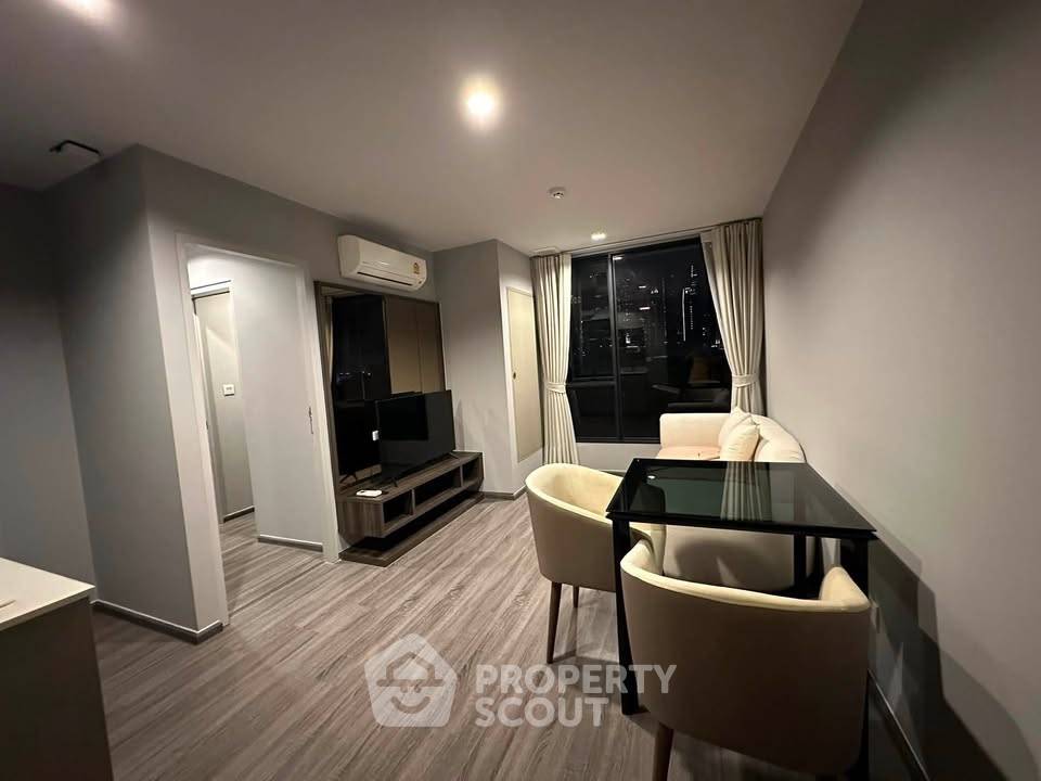 รูป คอนโด 1 ห้องนอน Ideo Mobi Sukhumvit 40 ใกล้ BTS เอกมัย (ID 3305144) - รูปที่ 3/10