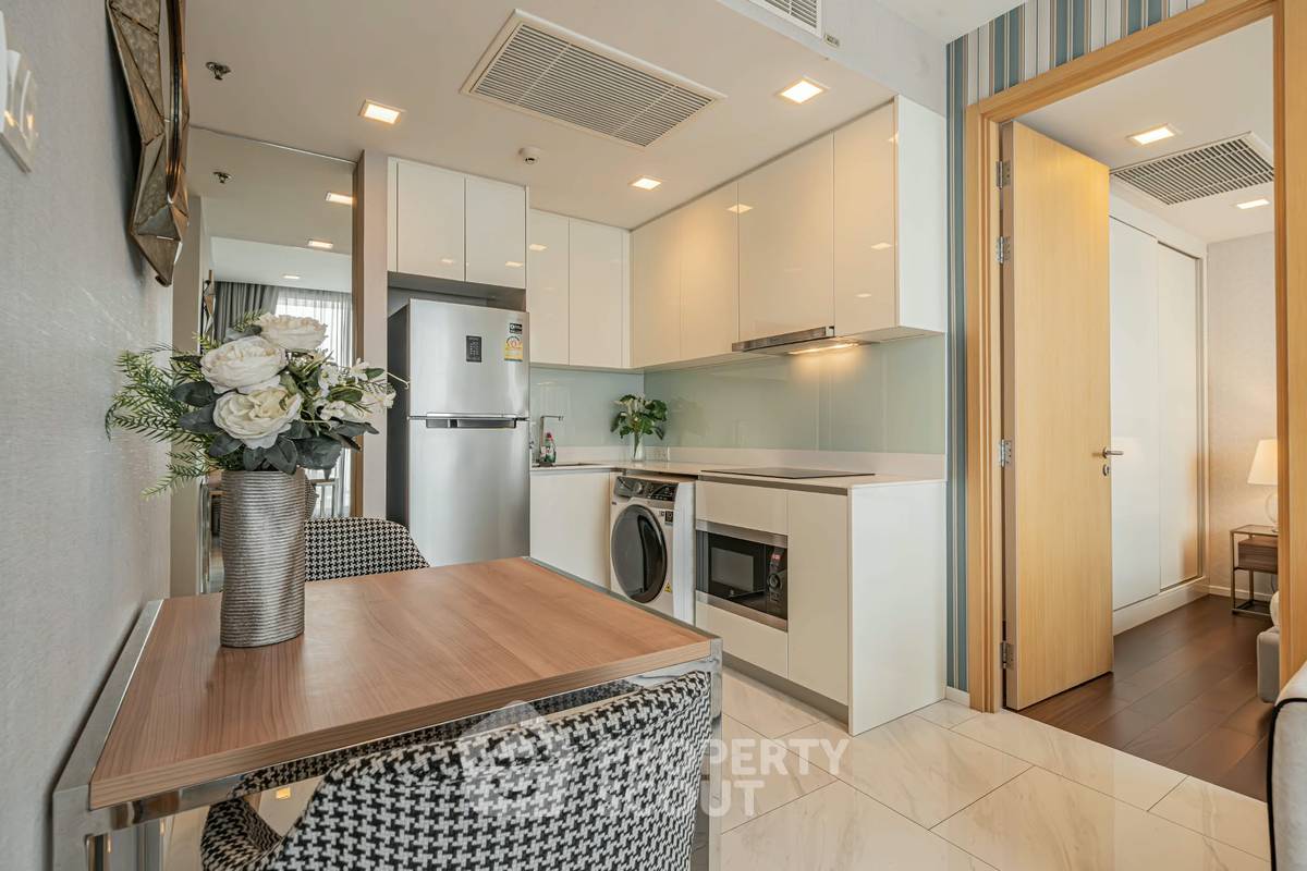 picture 2-BR Condo at Hyde Sukhumvit 11 near BTS Nana (ID 3301900) - 2/6
