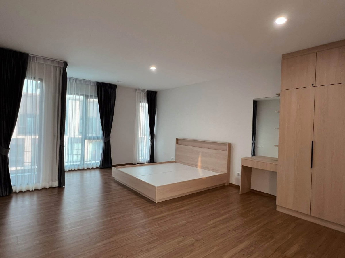 รูป ✨ ให้เช่าทาวน์โฮม 3 ชั้น บ้านใหม่ พร้อมอยู่ ทำเลทองติดรถไฟฟ้า!! ✨ 🏡 โครงการ บ้านกลางเมือง รามคำแหง 174 สเตชั่น ✨ - รูปที่ 8/11