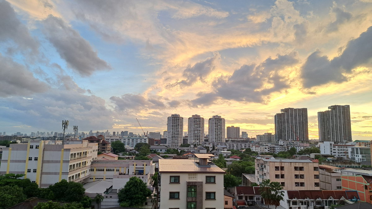 picture Condominium for rent near 3 MRT - 15/18