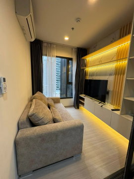 PFD-09127 Condo for rent Life Asoke Hype : Beautiful Vintage Luxury style unit, high-floor view, great atmosphere, fully furnished.