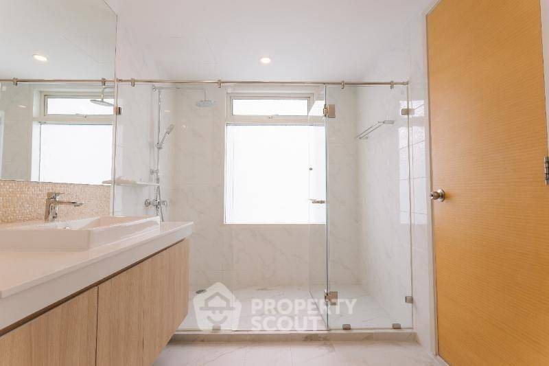 รูป ขายคอนโด 3 ห้องนอน Fullerton Sukhumvit ห่าง BTS Ekkamai 400 ม. (ID 2918209) - รูปที่ 4/8
