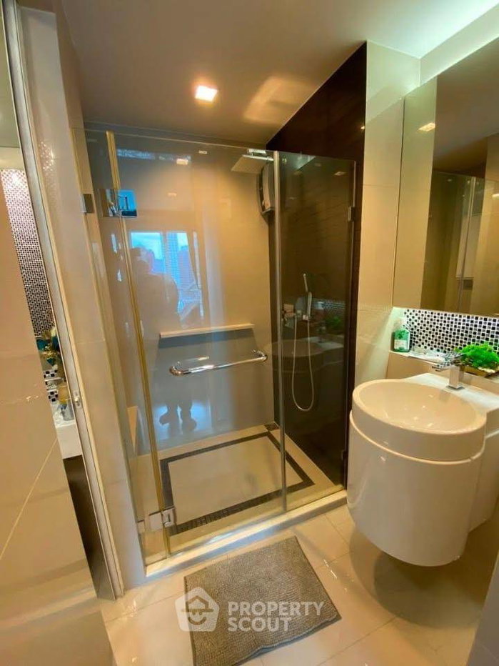 รูป ขายคอนโด 1 ห้องนอน Rhythm Sathorn ใกล้ BTS สะพานตากสิน (ID 3164534) - รูปที่ 8/9