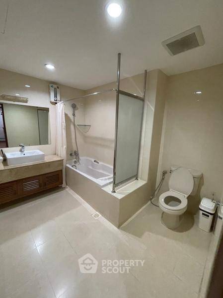 picture 2-BR Condo at Acadamia Grand Tower near BTS Phrom Phong (ID 2834636) - 5/8