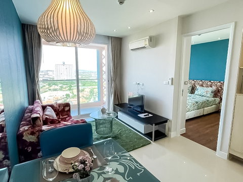 1 Bed Condo for Sale Grande Caribbean Condo Pool View