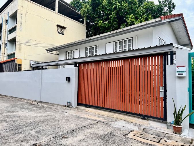 3-bed house for rent, 220 sqm, 50 sq wah, Bang Na