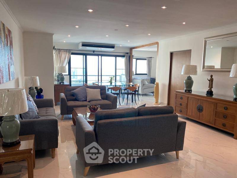 picture 3-BR Condo at Sathorn Gardens near MRT Si Lom (ID 2918176) - 7/8