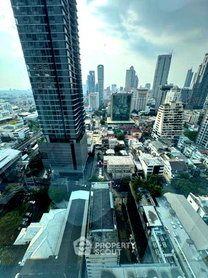 Condos for sale : 60m To BTS Saint Louis: 15th-Floor 3-BR Condo, Silom Suite (ID 2918244)