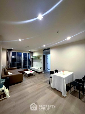 คอนโดให้เช่า : คอนโด 2 ห้องนอน The Room Sathorn-Taksin ใกล้ BTS โพธิ์นิมิตร (ID 2945094)