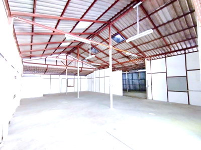 เช่าโรงงาน ทับช้าง : ให้เช่าโกดัง ซอยมิสทีน ทับช้าง สะพานสูง 100 ตร.ว. 400 ตร.ม. ใกล้วัดลาดบัวขาว วงแหวนกาญจนาภิเษก  ร่มเกล้า ลาดกระบัง และศรีนครินทร์