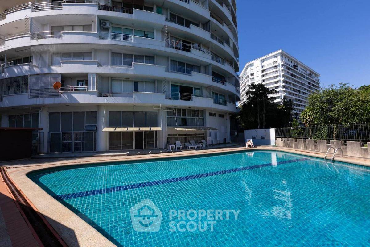 picture 100 Sqm 2-BR Condo For Sale At Chomdoi Condotel (ID 2455495) - 13/13