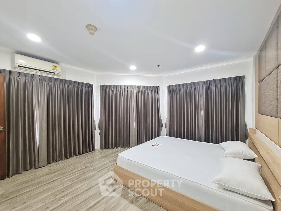 รูป คอนโด 3-ห้องนอน ที่ ทิว ริเวอร์ เพลส คอนโดมิเนียม ใกล้ MRT สิรินธร (ID 2897551) - รูปที่ 6/34
