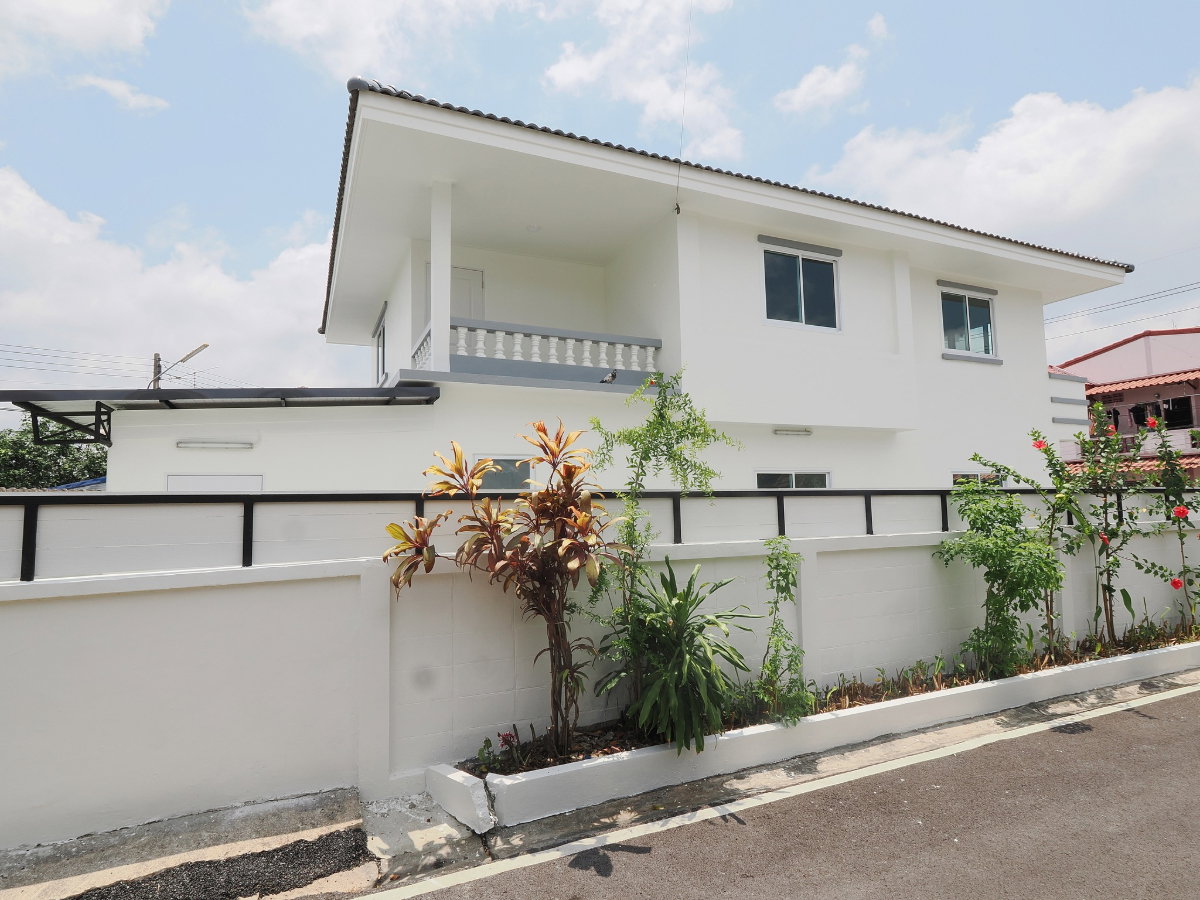 รูป ขายราคาพิเศษ บ้านเดี่ยว 2 ชั้น ม.เบญจทรัพย์นคร ขนาด 126.1 ตร.ว  6 นอน 2 น้ำ บ้านหลังใหญ่ เนื้อที่กว้าง ทำเลดีมาก เข้าอยู่ได้ทันที [เอกชัย-พระราม2] - รูปที่ 67/69