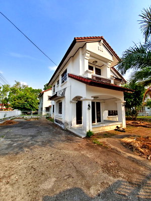 เช่าบ้านเดี่ยว เชียงใหม่ : 🏡 บ้านเดี่ยว 2 ชั้นหลังใหญ่ให้เช่า  สันทราย | 3 ห้องนอน | 25,000 บาท/เดือน  #ASS-H0478