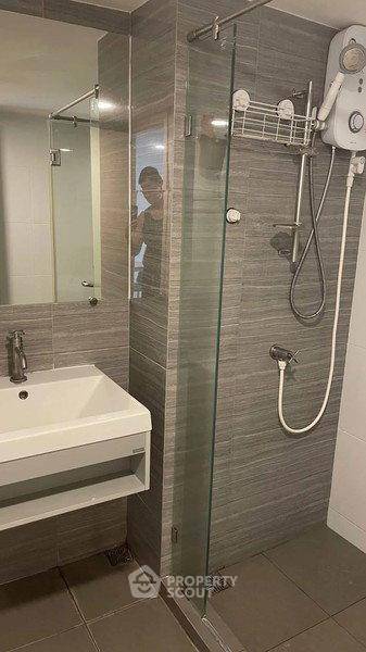 picture 1-BR Condo at Knightsbridge Phaholyothin Interchange in Anusawari (ID 2918400) - 3/4