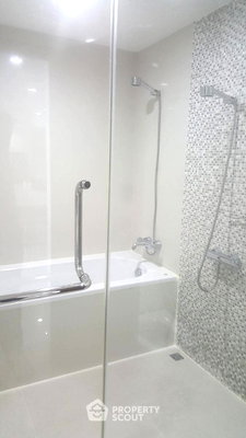 คอนโดให้เช่า : คอนโด 1 ห้องนอน ใกล้ BTS ราชดำริ 100 ม. ที่ The Rajdamri (ID 3306746)
