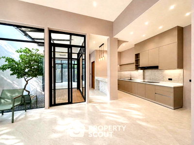 Houses for sale Bangkok : 3-BR House in Khlong Kum (ID 3278089)