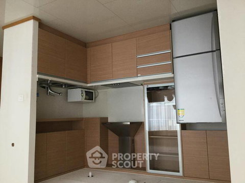 คอนโด 2-ห้องนอน ที่ ดิ เอ็มโพริโอ เพลส ใกล้ BTS พร้อมพงษ์ (ID 2834444)