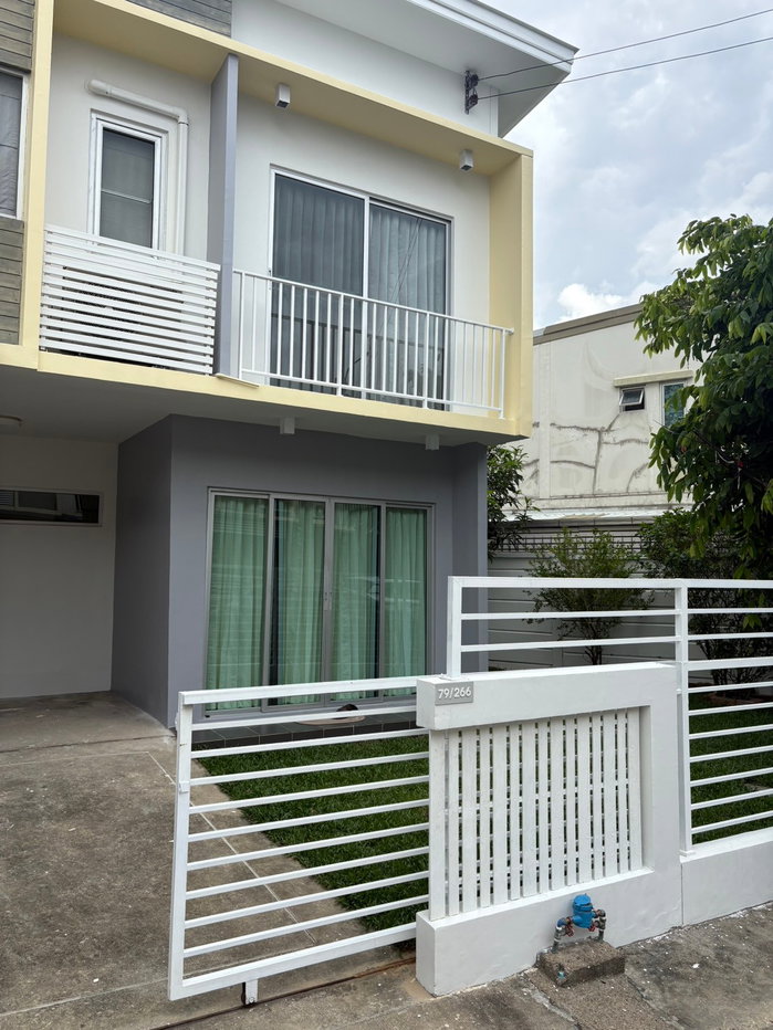 รูป ขายทาวน์โฮม THE CONNECT 20 (ทางด่วนวัชรพล) หลังริม 3 ห้องนอน มีสนามหญ้าข้างบ้าน ราคา 3.2 ล้านบาท - รูปที่ 2/9