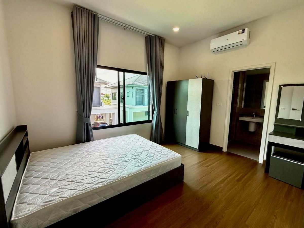 รูป ให้เช่า บ้านเดี่ยวหรู 4 ห้องนอน บริทาเนีย บางนา–ศรีวารี บ้านหลังริม ตกแต่งครบ พร้อมอยู่ 65,000 บาท/เดือน - รูปที่ 12/15