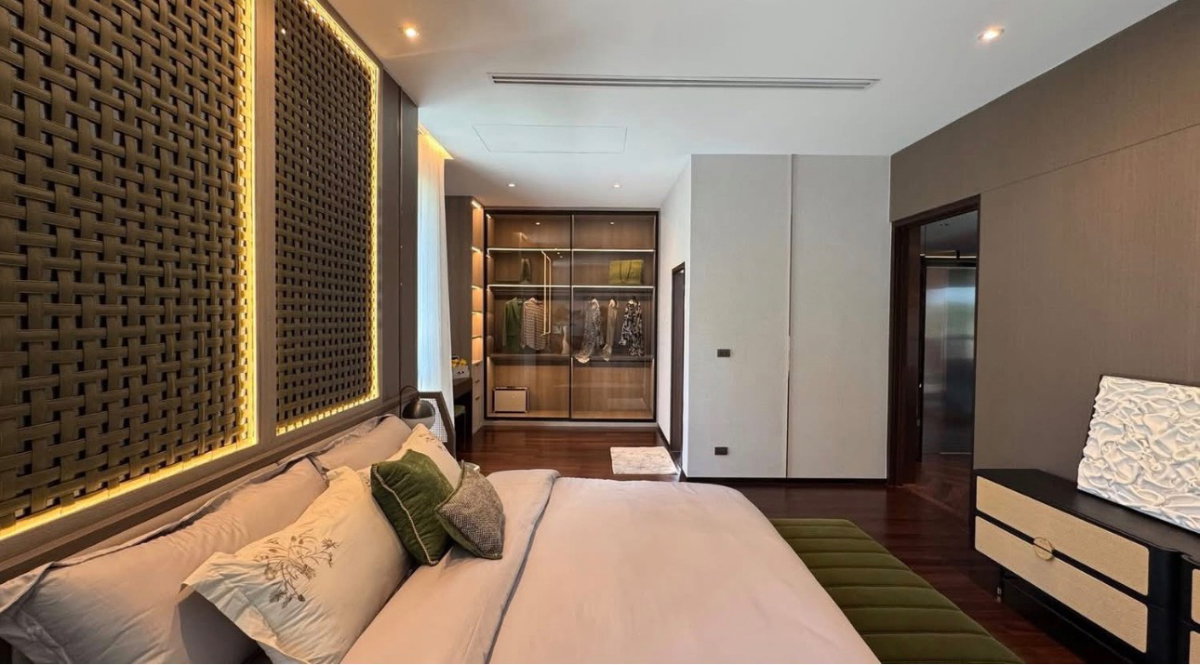 รูป ขายบ้านเดี่ยวพร้อมสระว่ายน้ำและลิฟท์ส่วนตัวในทำเลกรุงเทพกรีฑา บ้านใหม่ตกแต่งสวยพร้อมอยู่  - รูปที่ 13/18