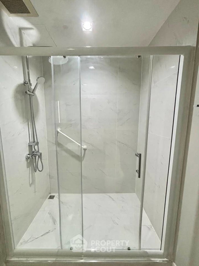 รูป คอนโด 2 ห้องนอน The Room Sathorn-Taksin ใกล้ BTS โพธิ์นิมิตร (ID 3139237) - รูปที่ 9/10