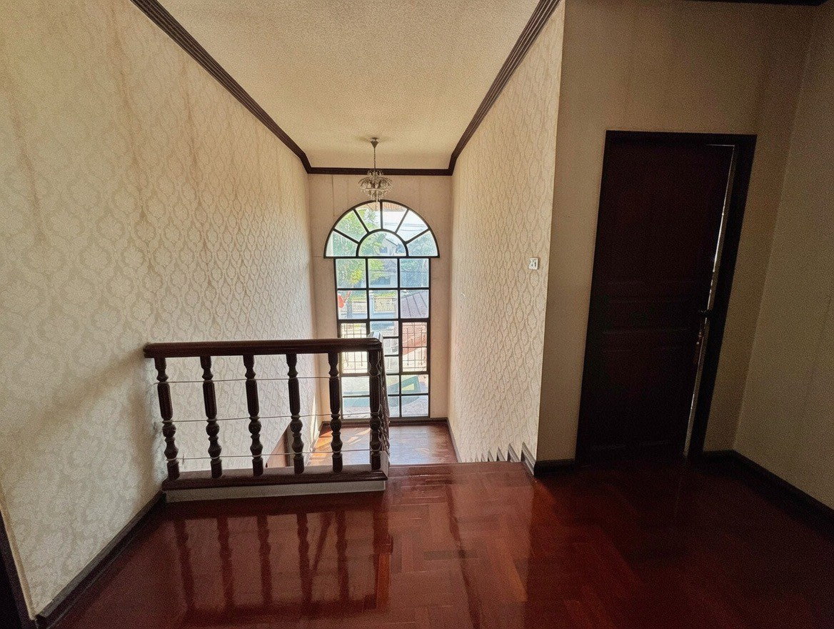 รูป ขายบ้านพร้อมที่ดิน 250 ตร.วา ภัสรี พุทธมณฑลสาย 2 เมน หลังแรก | ลดเหลือ 14.9 ล้าน - รูปที่ 9/21
