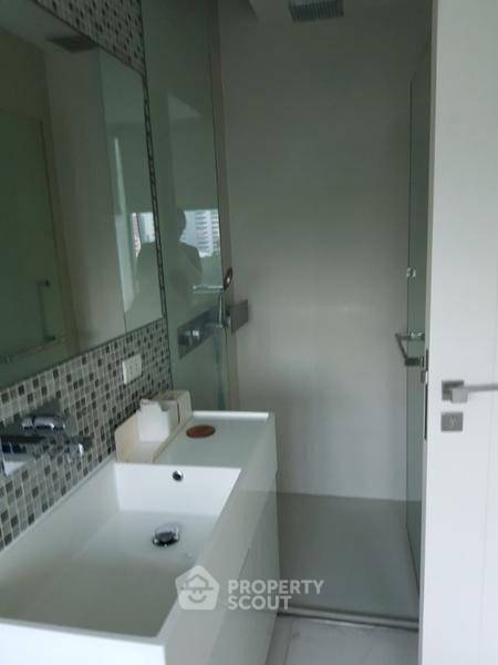 picture 2-BR Condo at The Room Sukhumvit 21 near MRT Sukhumvit (ID 2918127) - 8/8