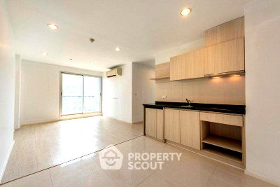 Condos for sale : 2-BR Condo At Rhythm Sathorn-Narathiwas Near BTS Chong Nonsi (ID 2918556)