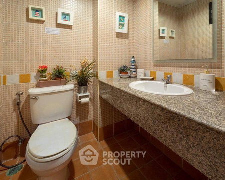 2-BR Condo At Lumpini Place Rama IV-Sathorn Near MRT Khlong Toei (ID 2918559)