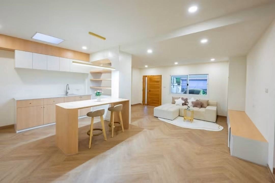 รูป ขายบ้านรีโนเวทใหม่ทั้งหลัง ตั้งอยู่ในหมู่บ้านนราสิริ - รูปที่ 13/14