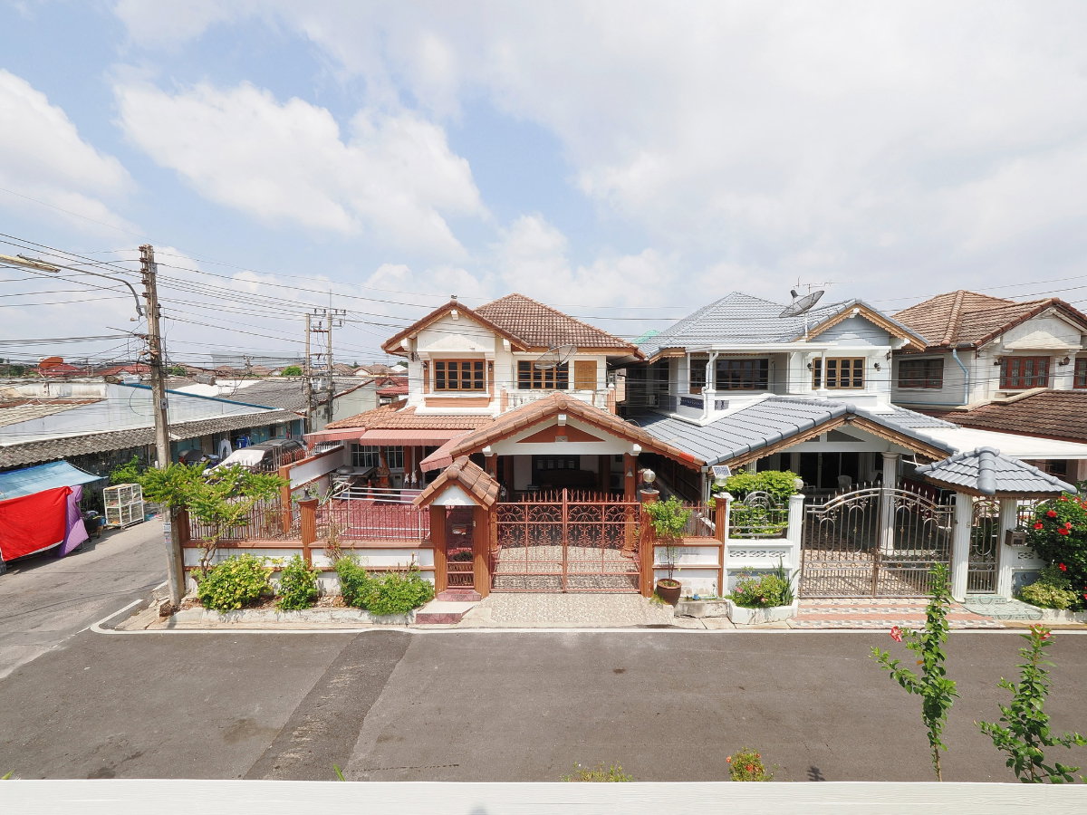 รูป ขายราคาพิเศษ บ้านเดี่ยว 2 ชั้น ม.เบญจทรัพย์นคร ขนาด 126.1 ตร.ว  6 นอน 2 น้ำ บ้านหลังใหญ่ เนื้อที่กว้าง ทำเลดีมาก เข้าอยู่ได้ทันที [เอกชัย-พระราม2] - รูปที่ 64/69