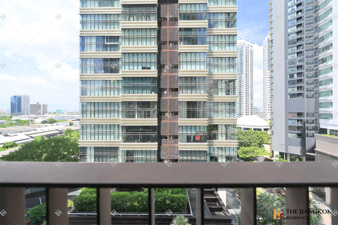 Luxuriously Elevated Unit The Emporio Place