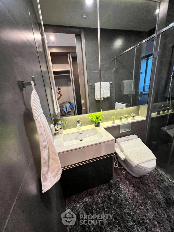 picture 16th-Floor 1-BR The Esse At Singha Complex Near MRT Phetchaburi (ID 2720460) - 10/11