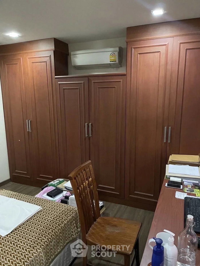 รูป คอนโด 2 ห้องนอน เลี้ยงสัตว์ได้ Premier Condominium ใกล้ BTS พร้อมพงษ์ 300 ม. (ID 2883806) - รูปที่ 1/5