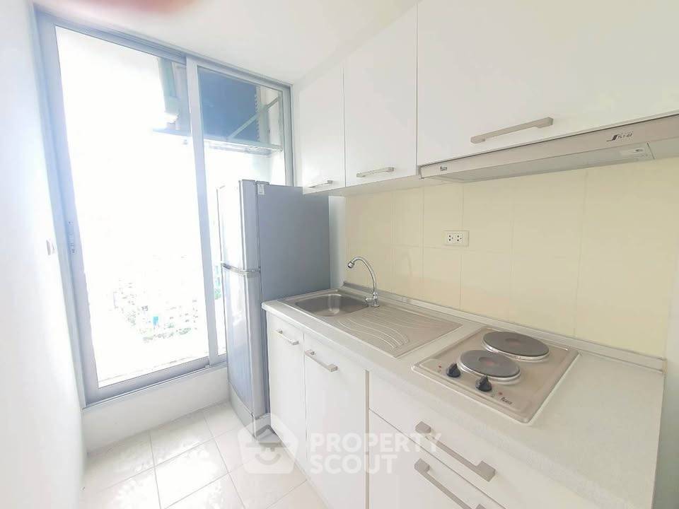 picture 2-BR Condo at Life @ Phahol-Ari near BTS Saphan Khwai (ID 2436751) - 7/7